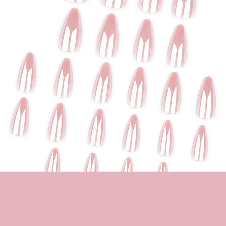 Elegante Stiletto-Nägel mit hochglänzendem Finish Karnz