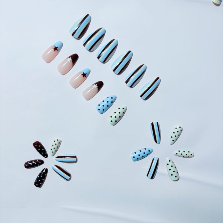Kreatives Nageldesign Karnz