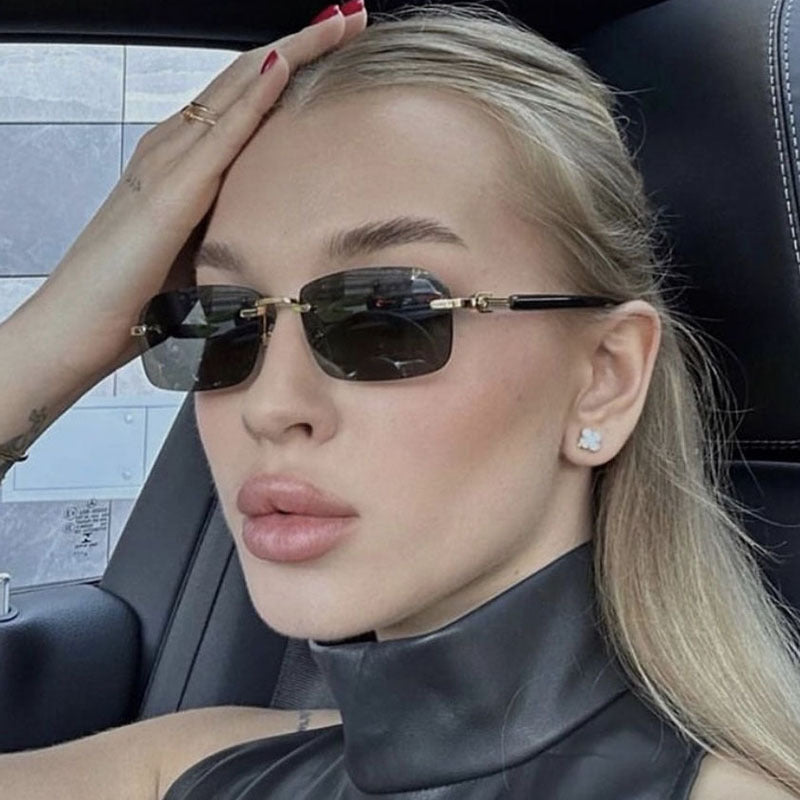 Damen Sonnenbrille mit elegantem Metallrahmen und stilvollen Holzdetails Karnz