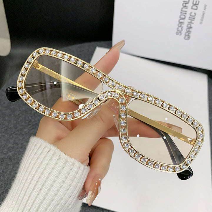 Damen Glamouröse Sonnenbrille mit funkelnden Kristallakzenten Karnz
