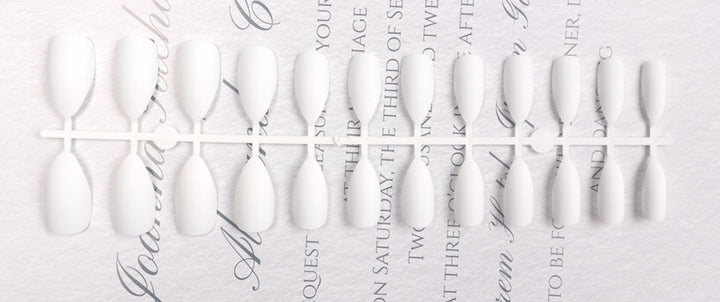 Stiletto Press-On Nail Set Karnz