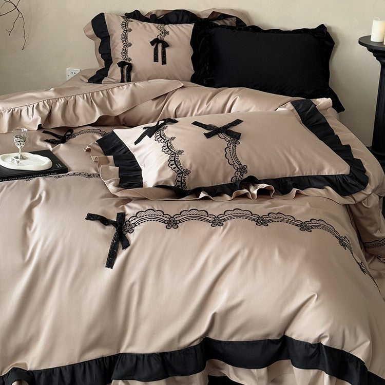 Luxuriöses Satin-Bettwäsche-Set mit Rüschen, Spitzenstickerei und Zierschleifen