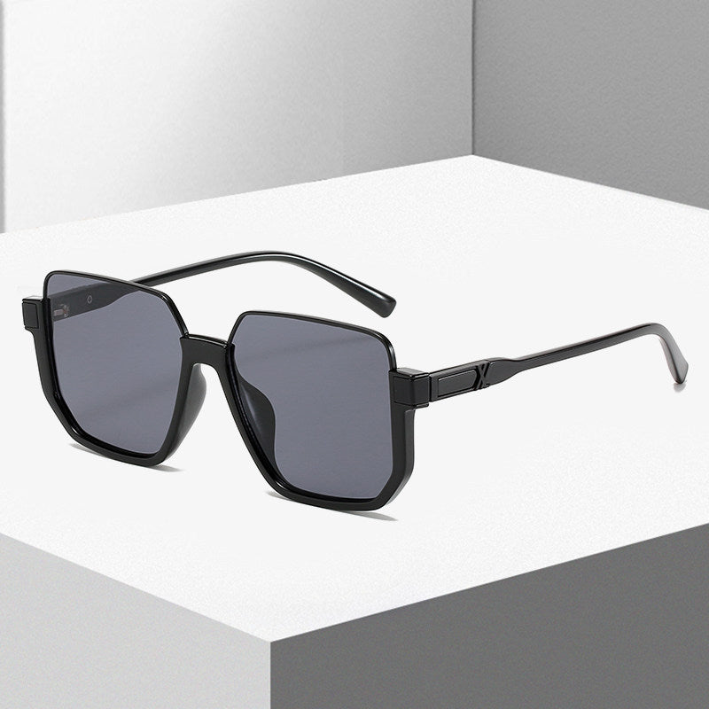 Damen moderne quadratische Sonnenbrille mit stylishem Rahmen Karnz