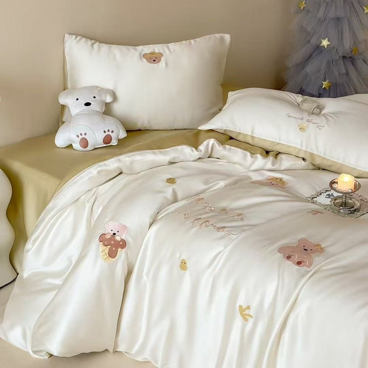 Luxuriöses Satin-Bettwäsche-Set mit gestickten Kirschmotiven, Wendefunktion und Plüsch-Hasenkissen