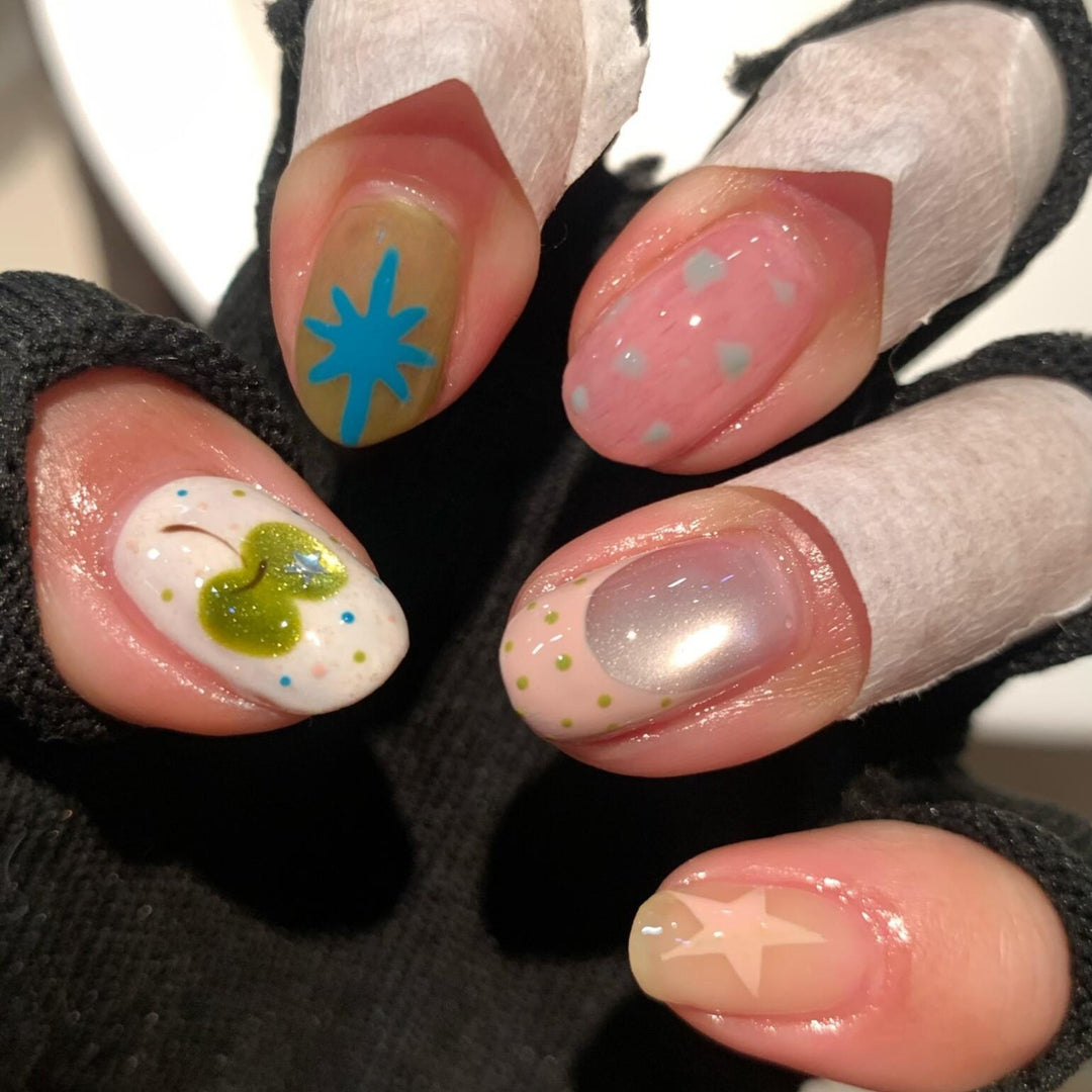 Kreative Kunstnägel mit Buntem und Verspieltem Design Karnz
