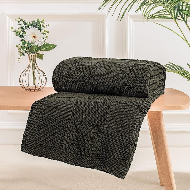 Strukturierte Strickwurfdecke