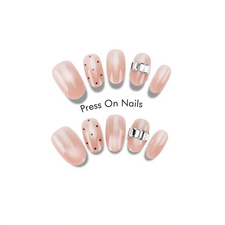 Elegantes Dekoratives Press-On-Nagelset mit Akzenten Karnz