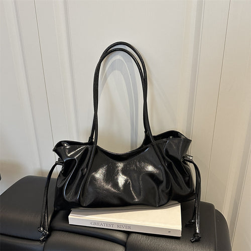 Glänzende Hobo-Handtasche