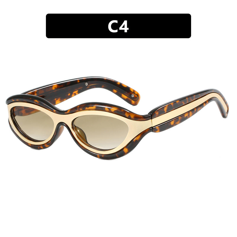 Damen stilvolle Sonnenbrille mit modischem Schwung Karnz