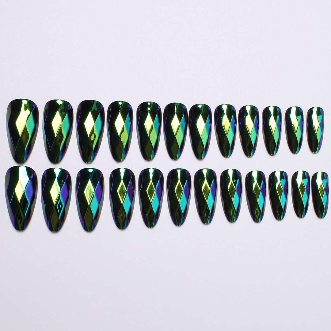 Diamantförmiges Press-On Nagelset Karnz