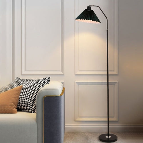 Elegante verstellbare Stehlampe