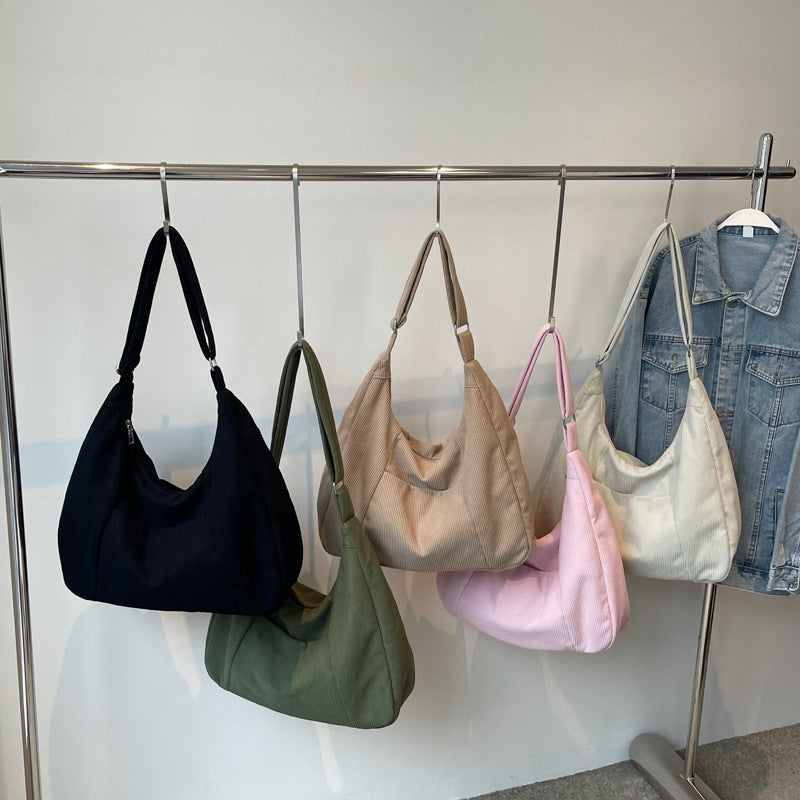 Textured Schultertasche Karnz