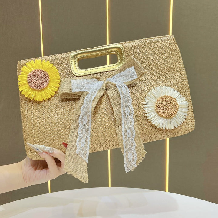 Dekorative Stroh-Clutch
