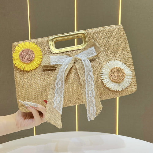 Dekorative Stroh-Clutch