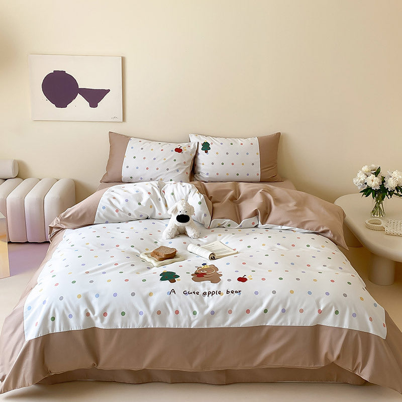 Kinderbettwäsche-Set aus feinem Baumwoll-Mix mit pastellfarbenem Pünktchenprint und Teddy-Applikation