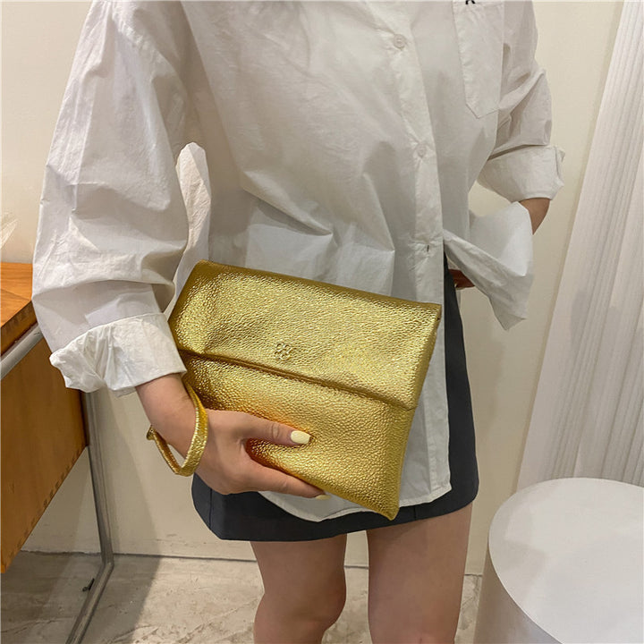 Elegante Texturierte Handgelenk-Clutch Karnz