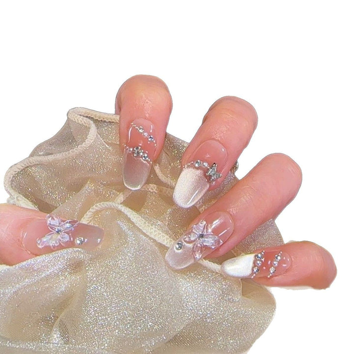 Elegante dekorative Press-On-Nagelkunst Karnz