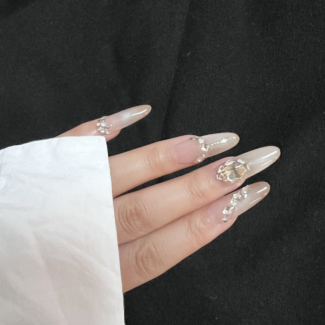 Glamouröses Nageldesign-Kit Karnz