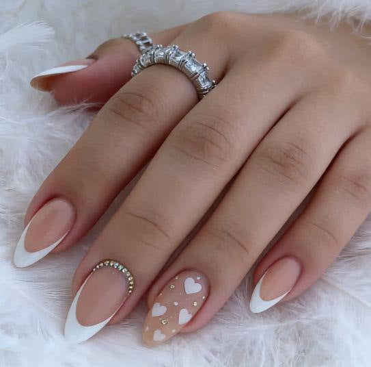 Herz-verzierte Gel-Nagelkunst-Set Karnz