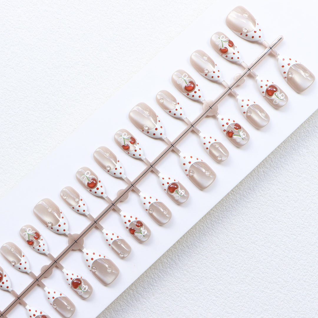 Charmantes Kirsch-Thema Press-On Nagelset Karnz