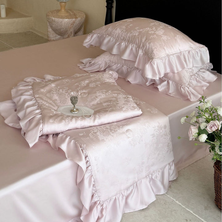 Luxus-Satin-Bettset mit Jacquard-Relief und Volantkanten