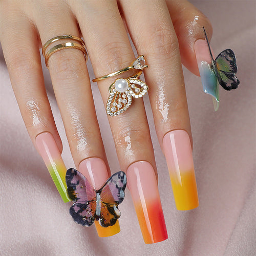 Künstlerisches Press-On Nagelset mit Schmetterlings- und Farbverlauf-Design Karnz
