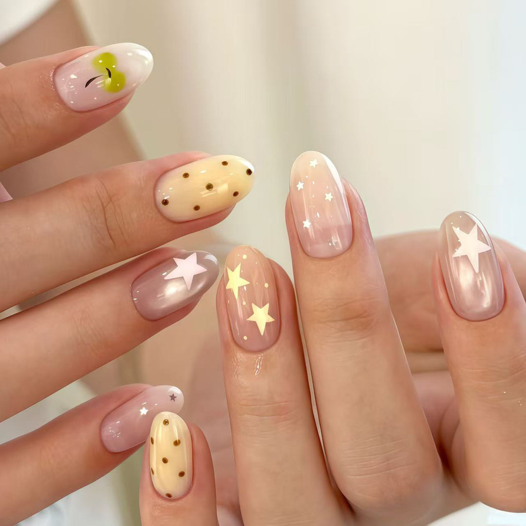 Künstlerisches mit Sternen akzentuiertes Press-On Nagelkunst-Set