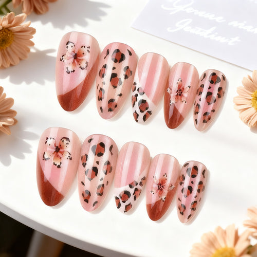 Künstlerisches Blumen- und Leopardenmuster Press-On Nagelset Karnz