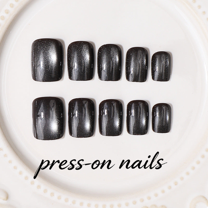 Stylisches Press-On-Nagel-Tips-Set Karnz