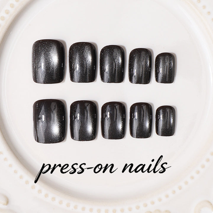 Stylisches Press-On-Nagel-Tips-Set Karnz