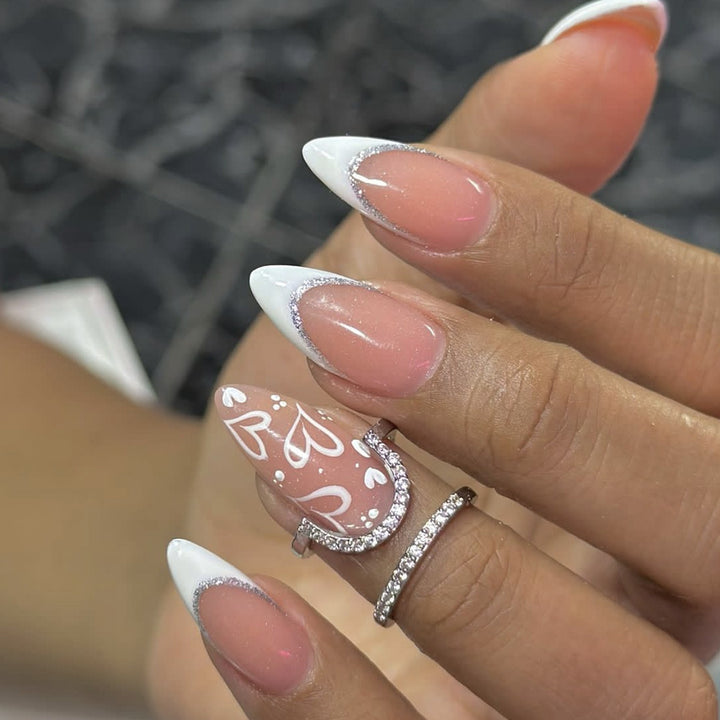 Elegante French Tip Acryl Nagelkunst Karnz