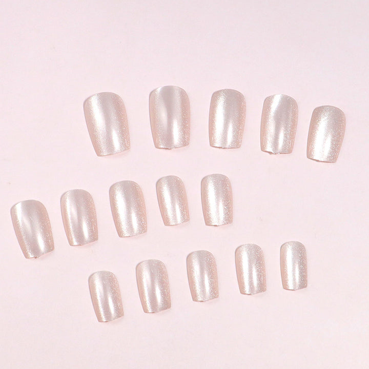 Verschönernde Press-On-Nagelset Karnz