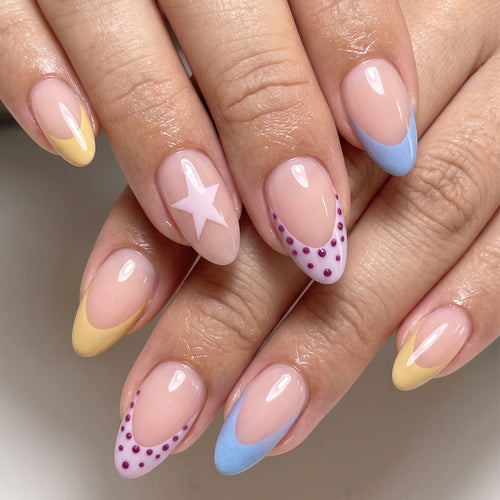 Dekoratives thematisches Press-On-Nagelset