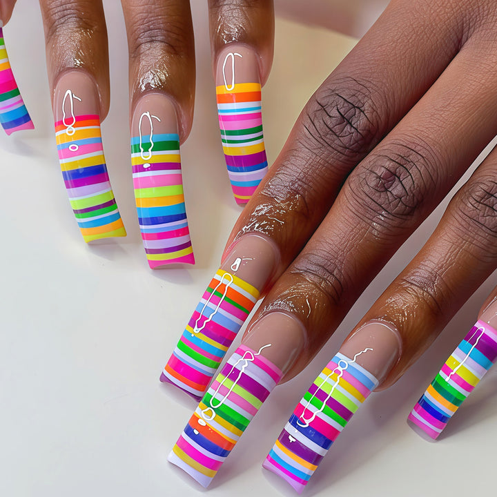 Bunte gestreifte Nagelkunst Tipps Karnz