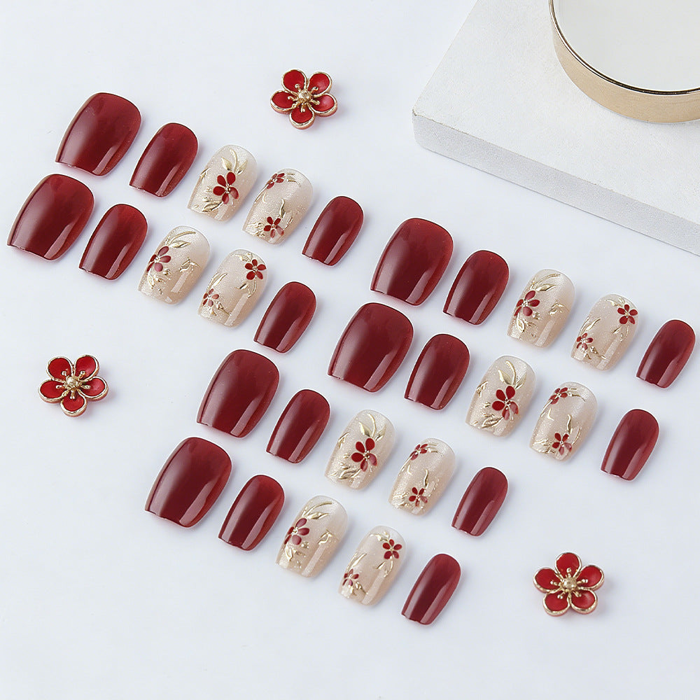 Elegantes Blumen-Press-On-Nagelset Karnz