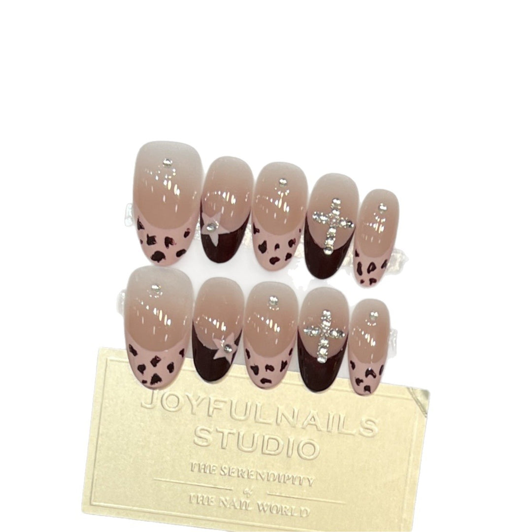 Stylisches Press-On Nagelkunst Set