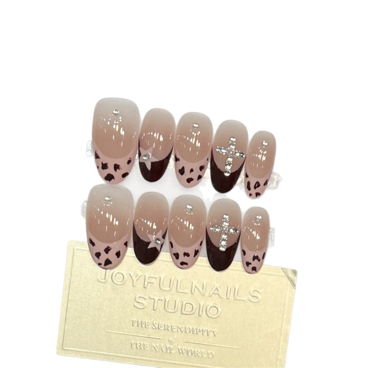 Stylisches Press-On Nagelkunst Set