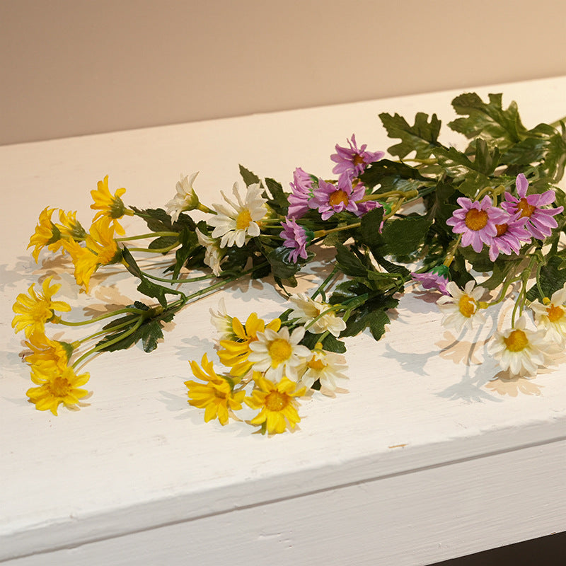 Künstlicher Blumenstrauß mit detailreicher Blütenpracht Karnz