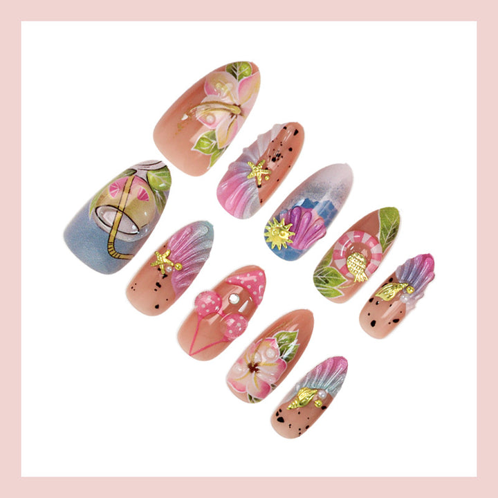 Kunstnagelset mit botanischen Designs und glamourösen Akzenten Karnz