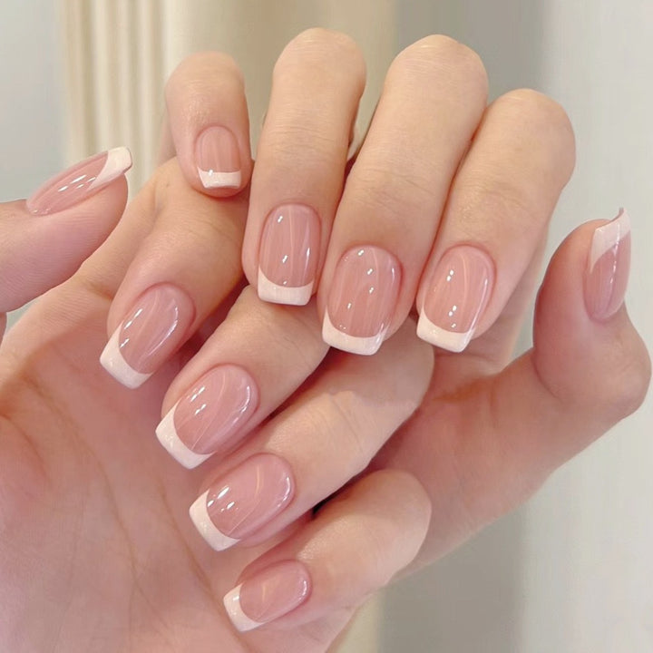 Stylisches Press-On-Nagelset mit schimmerndem Finish Karnz