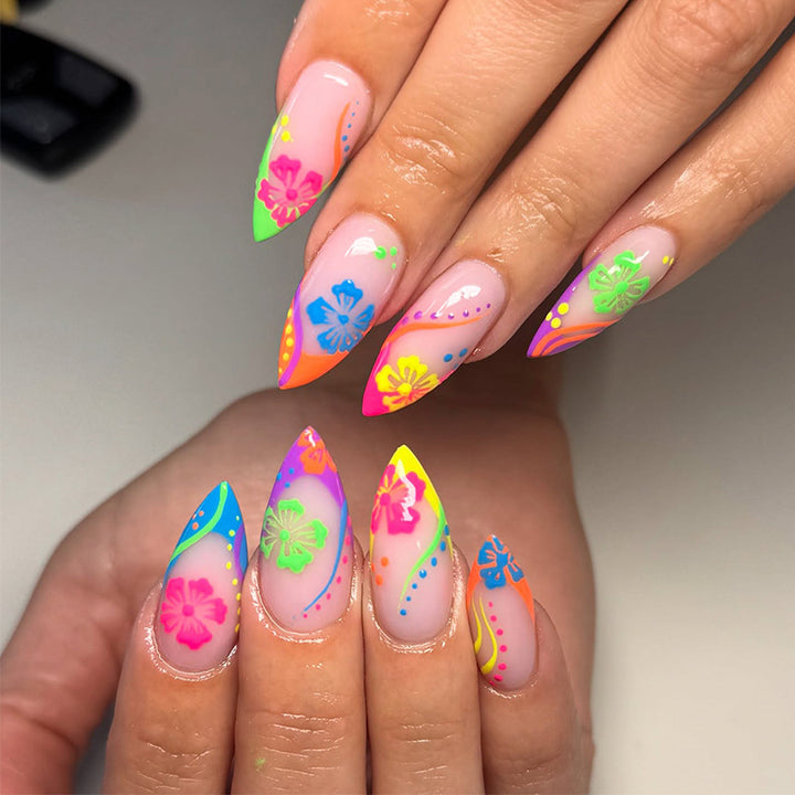 Exotische florale Press-On Nagelkunst Karnz