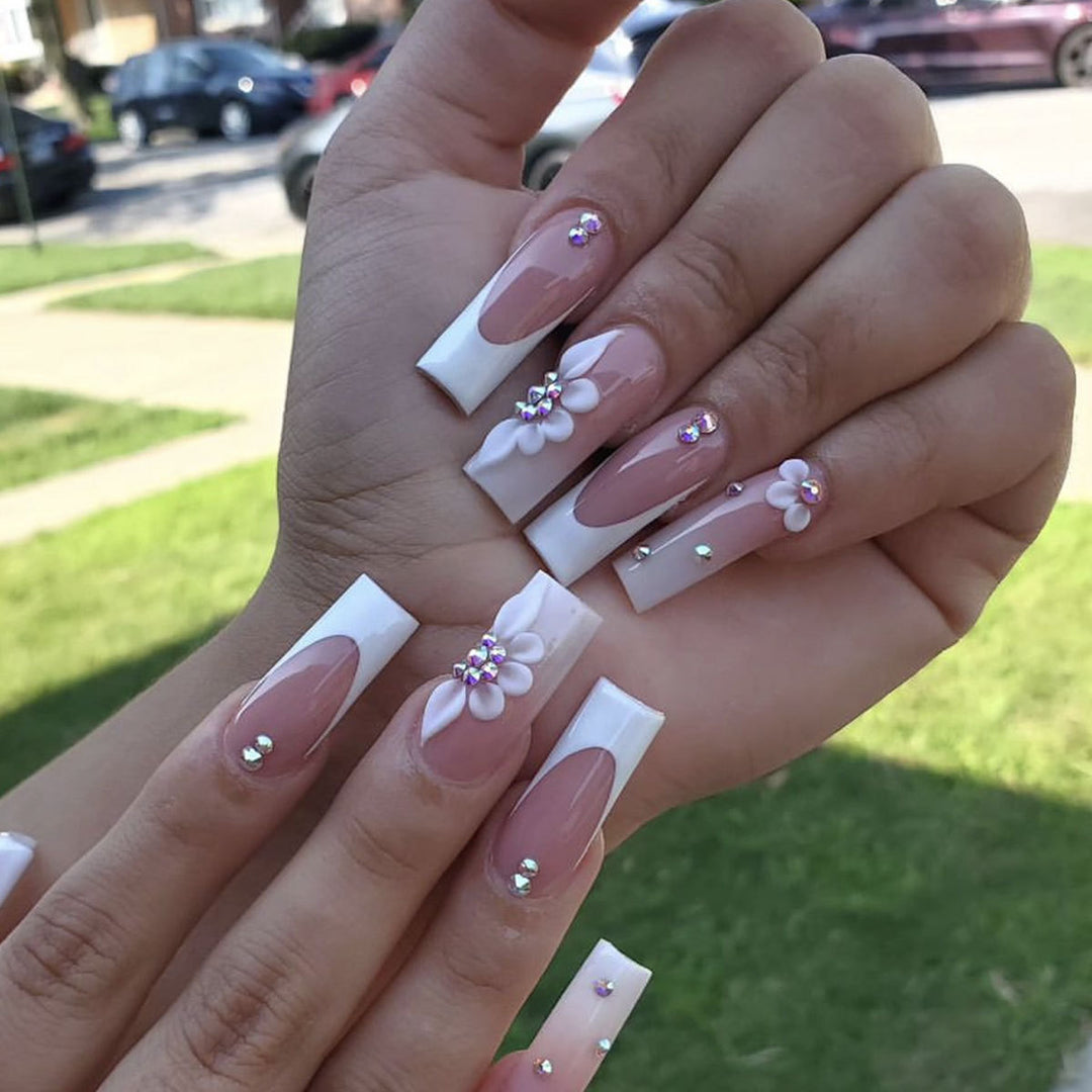 Elegante florale Acryl-Nagelverlängerungen Karnz