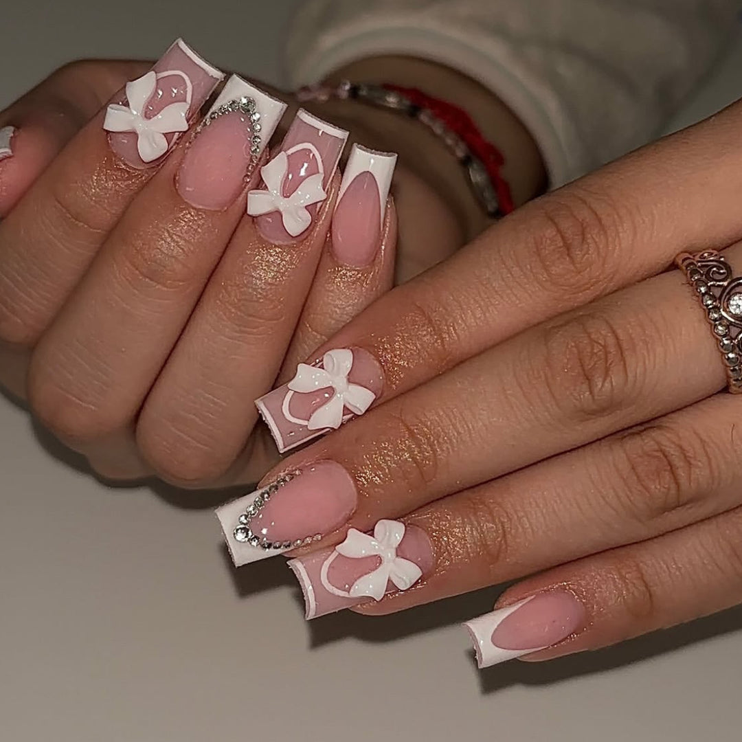 Elegante florale französische Spitzen-Nagelkünstlerweiterungen Karnz
