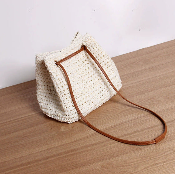 Damen Handtasche mit integriertem Schulterriemen aus Kunststoffen Karnz