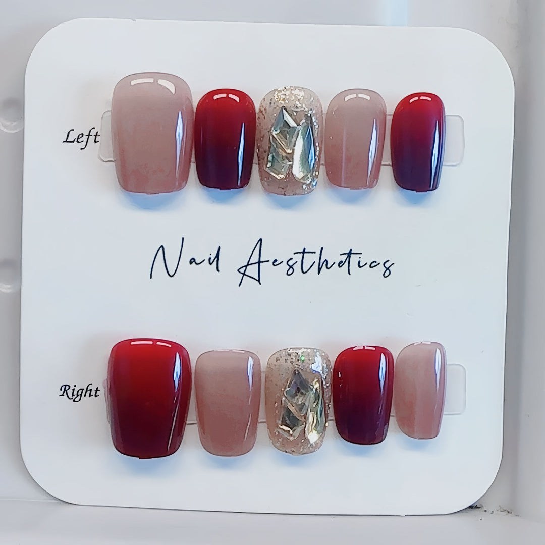Elegantes Press-On-Nageldesign Karnz