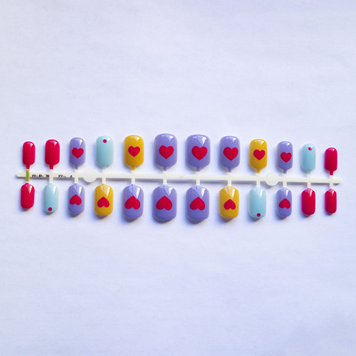 Künstlerisches Herz-Muster Nagelkunst Set