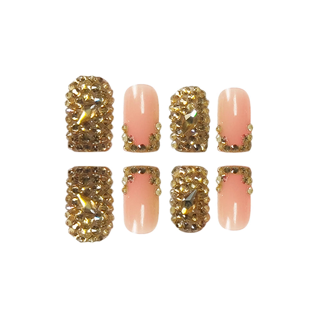 Glamouröse mit Strass verzierte Nagelerweiterungen Karnz