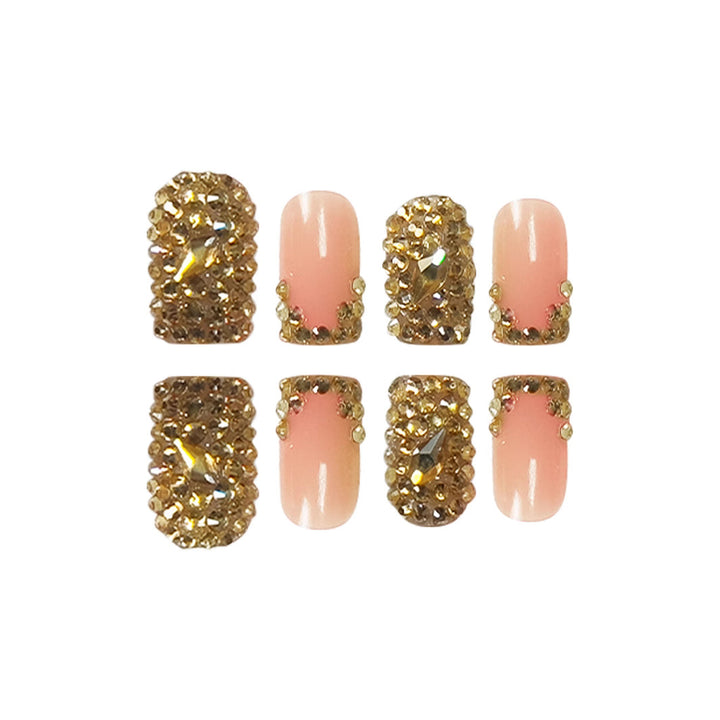 Glamouröse mit Strass verzierte Nagelerweiterungen Karnz