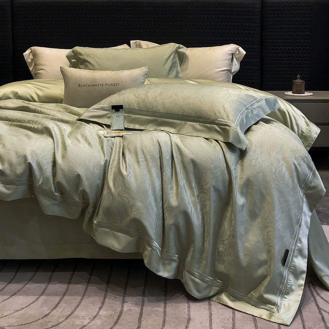 Premium-Baumwollsatin-Bettwäschegarnitur mit strukturierter Matelassé-Bordüre und Hotelverschluss