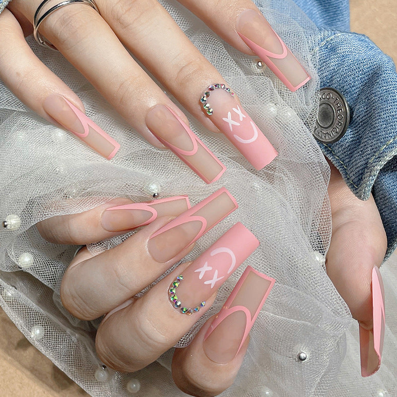 Dekoratives Press-On-Nail-Set mit verspielten Designs Karnz
